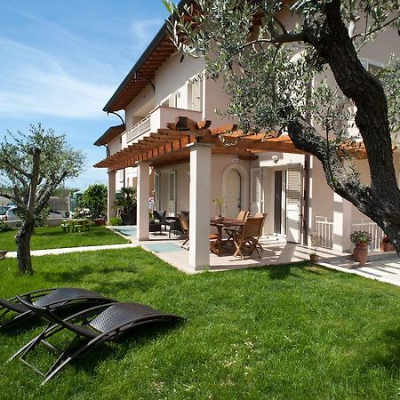 B&B Alle Tre Rose Montignoso Exteriör bild